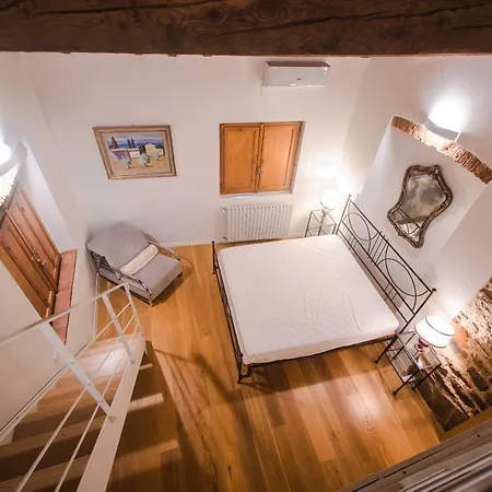 Location In Inviting Florence